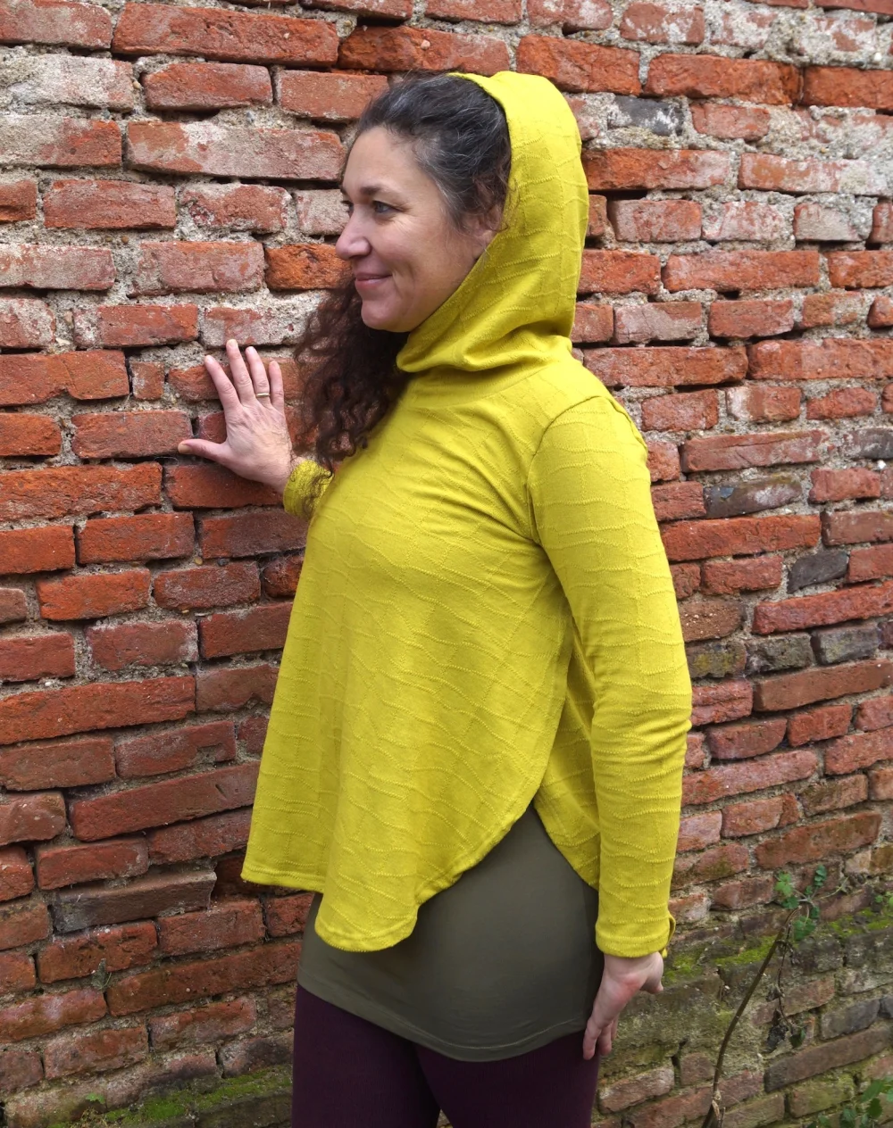 gemütlicher Kapuzenpullover aus strukturierter Baumwolle - dunkelblau / small