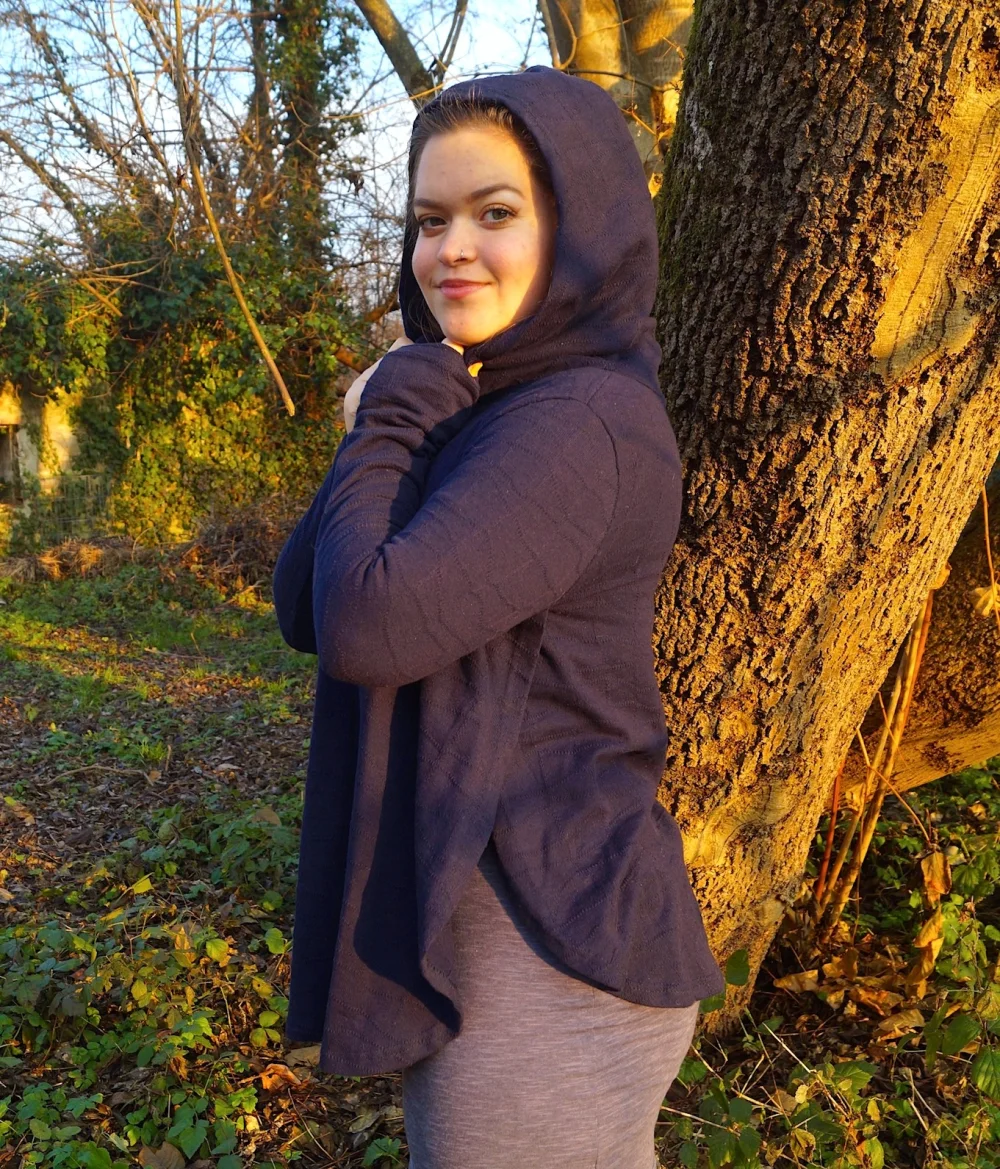 gemütlicher Kapuzenpullover aus strukturierter Baumwolle - dunkelblau / small