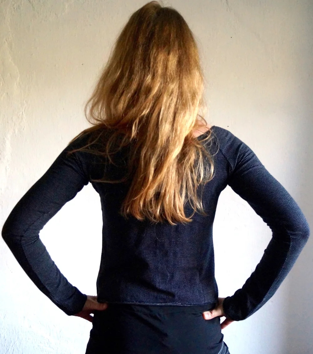 edles langarm shirt in 2 verschiedenen bio Materialien, hier zu sehen mit skb21wtr1