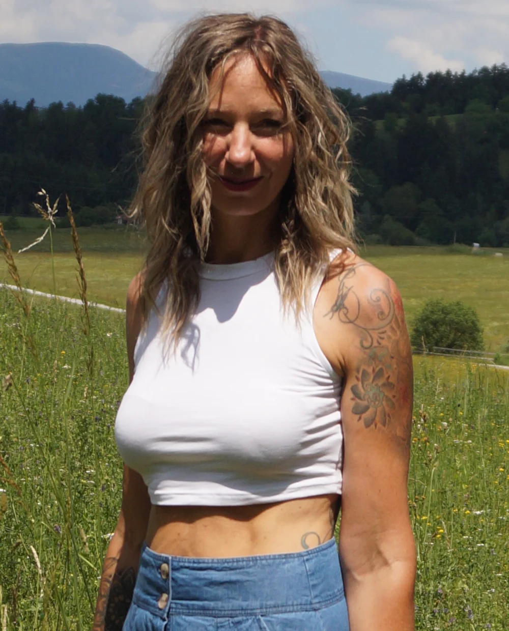 Crop Top aus GOTS-zertifizierter Bio-Baumwolle - schwarz / medium
