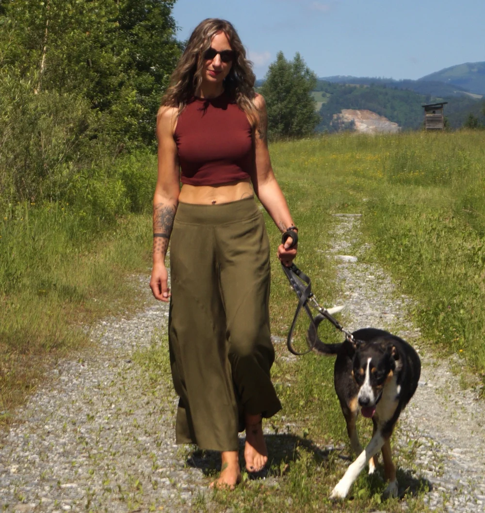 Crop Top aus GOTS-zertifizierter Bio-Baumwolle - schwarz / medium