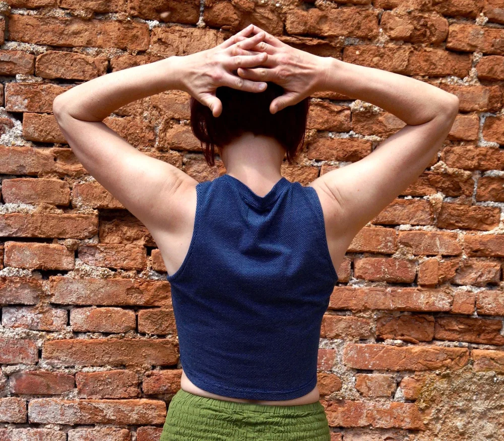 Crop Top aus GOTS-zertifizierter Bio-Baumwolle - schwarz / medium