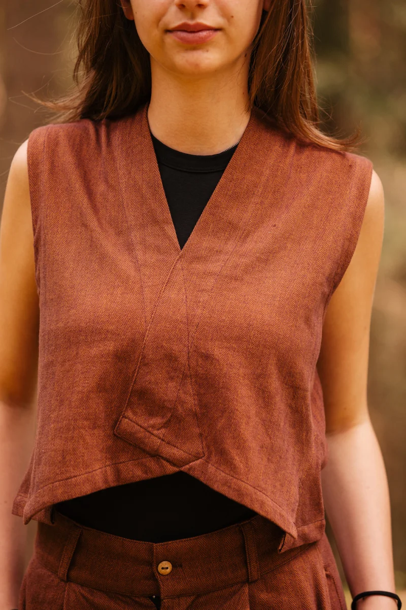 Weste "Marie" aus GOTS zertifiziertem Bio-Baumwoll-Jacquard - senf / medium
