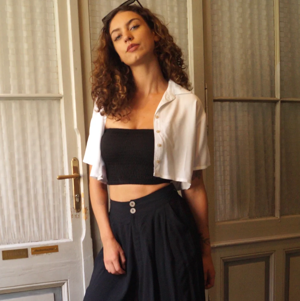Kurzarm Crop Bluse aus ECOVERO™ Viscose - weiß / large